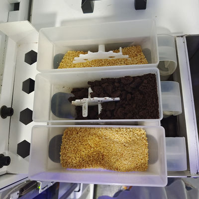 Macchina automatica per la vendita di gelato soft all'aperto Halo, con schermo touchscreen da 32 pollici e funzione di pulizia automatica